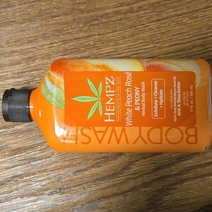 New And Sealed Hempz White Peach Rose And Peony Body Wash  17oz Bottle
